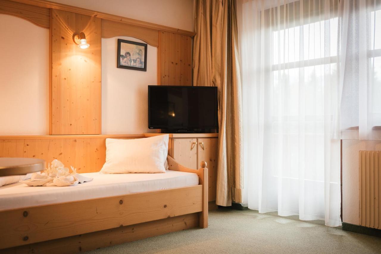 Hotel Sonneck เคิสเซน ภายนอก รูปภาพ